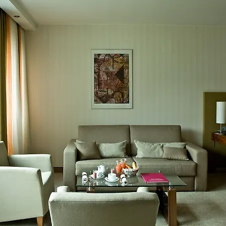 Wyndham Old Town Hotel