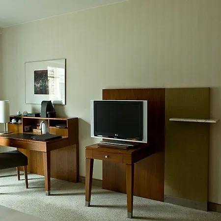 Wyndham Old Town Hotel