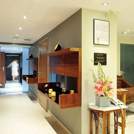 Wyndham Old Town Hotel 4*