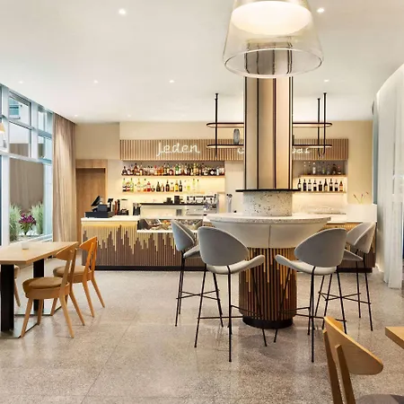 Wyndham Old Town Hotel 4*