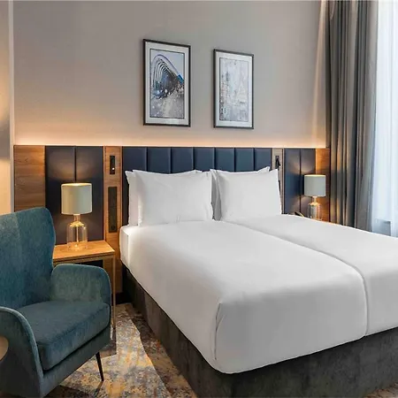 Wyndham Old Town Hotel 4*