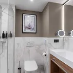 Wyndham Old Town מלון 4*