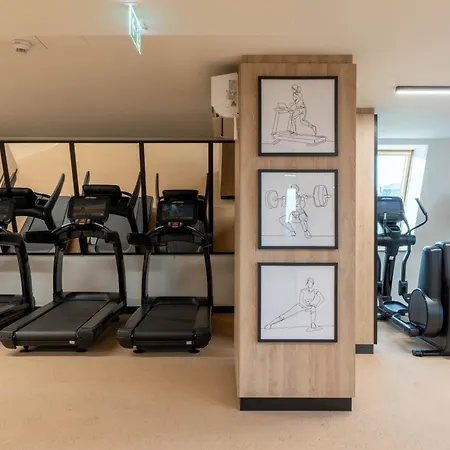 Wyndham Old Town 4*