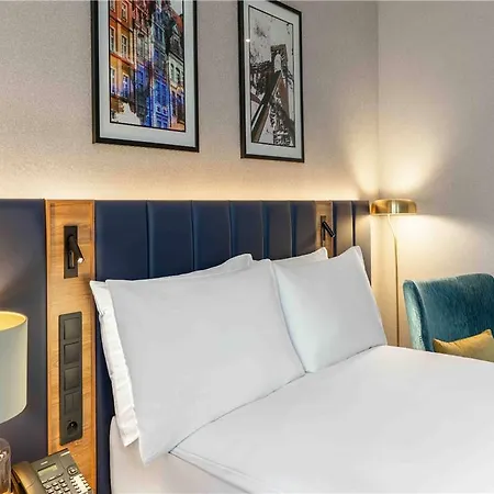 Wyndham Old Town Отель