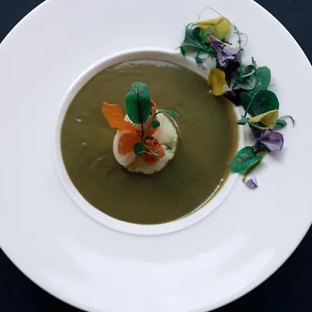 Wyndham Old Town Hotel 4*