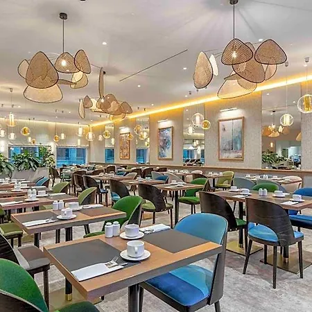 Wyndham Old Town 4* فروتسواف