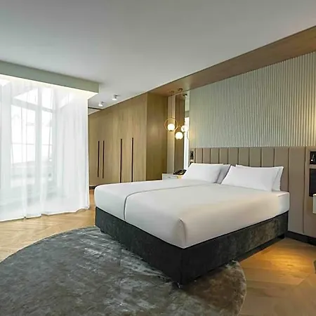 Wyndham Old Town 4*
