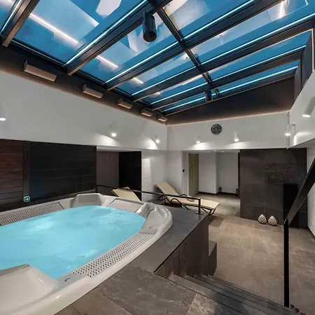Wyndham Old Town 4*