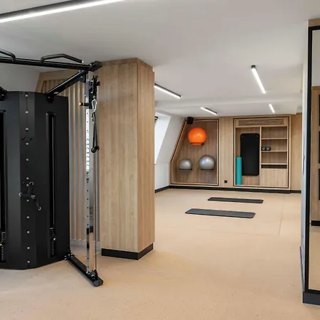 Готель Wyndham Old Town 4*