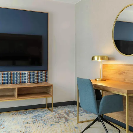 Wyndham Old Town Готель 4*