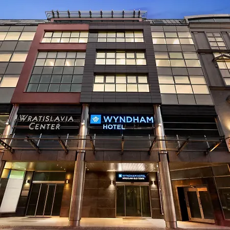 Wyndham Old Town Готель Вроцлав