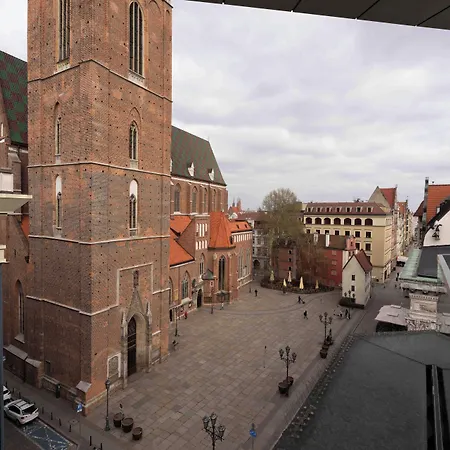 Готель Wyndham Old Town 4*